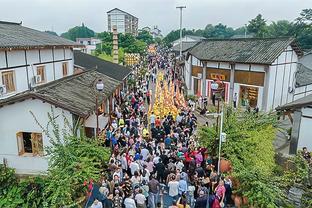 路威：文班想获得最佳新秀就必须赢球 他得能扛起球队